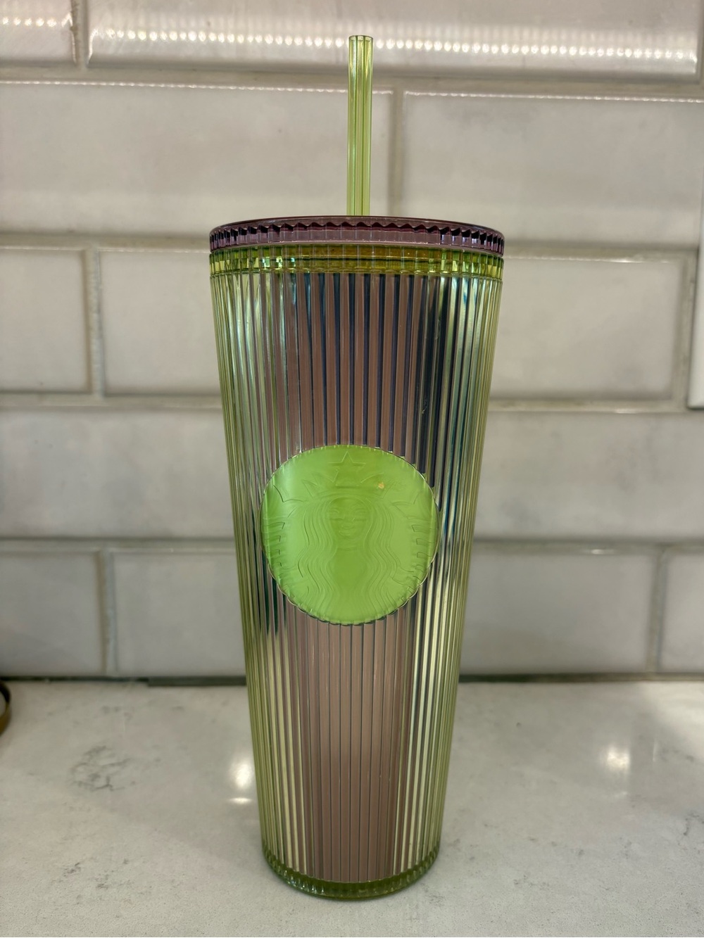 Starbucks Iridescent Ribbed Cold Cup Tumbler 24oz Green Purple Ombre w/ Straw